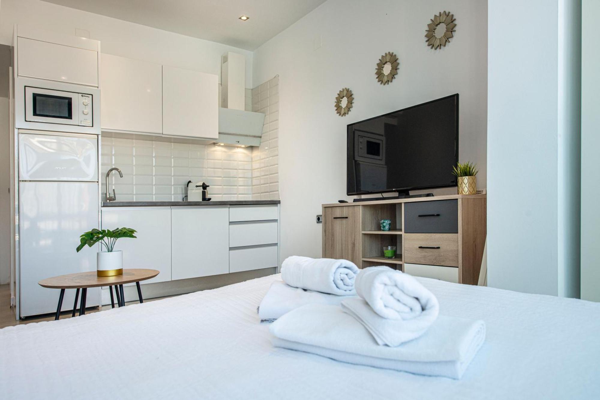 Estudio En Torremolinos Con Piscina Bagian luar foto