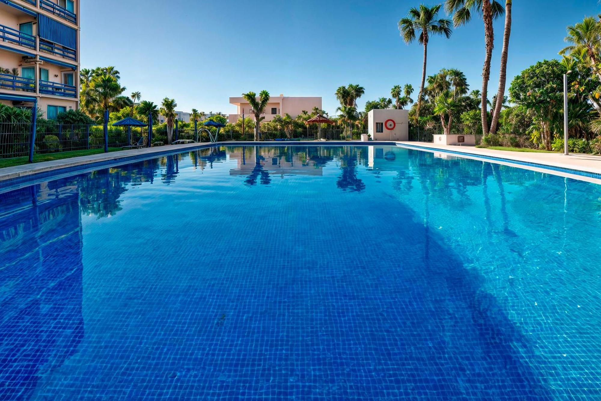 Estudio En Torremolinos Con Piscina Bagian luar foto